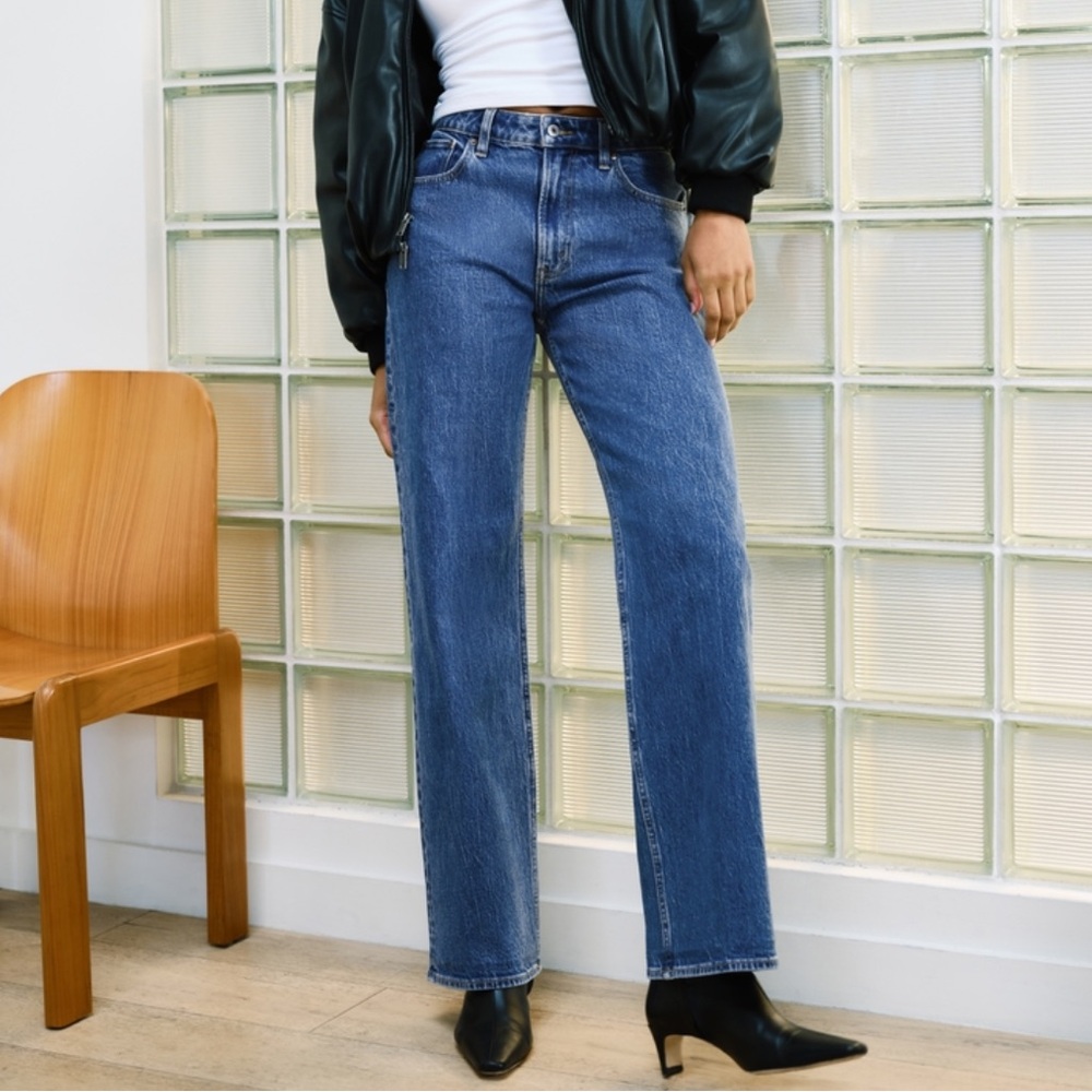 Abercrombie & Fitch Curve Love High Rise 90s Relaxed Jeans 28 Regular